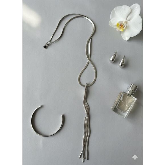 Flat Silver Necklace w/ Tassels. - Picture 1 of 1